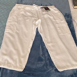 Women's White Capris